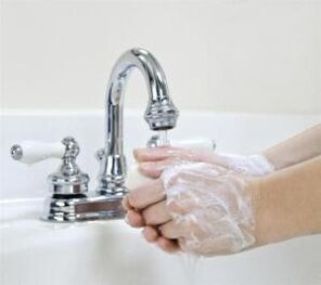 Preventing worm infection - hand washing